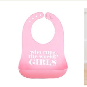 Bella Tuno silicone bibs (2)